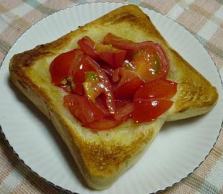 ハニートマトのトーストの写真